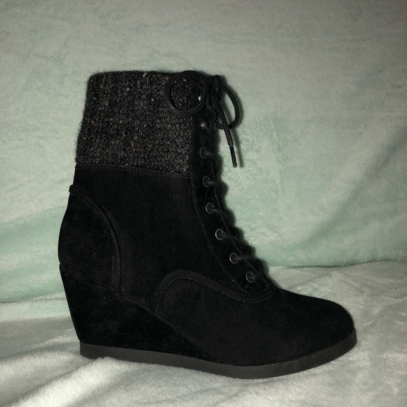 Black lace up suede ankle booties - Picture 3 of 3